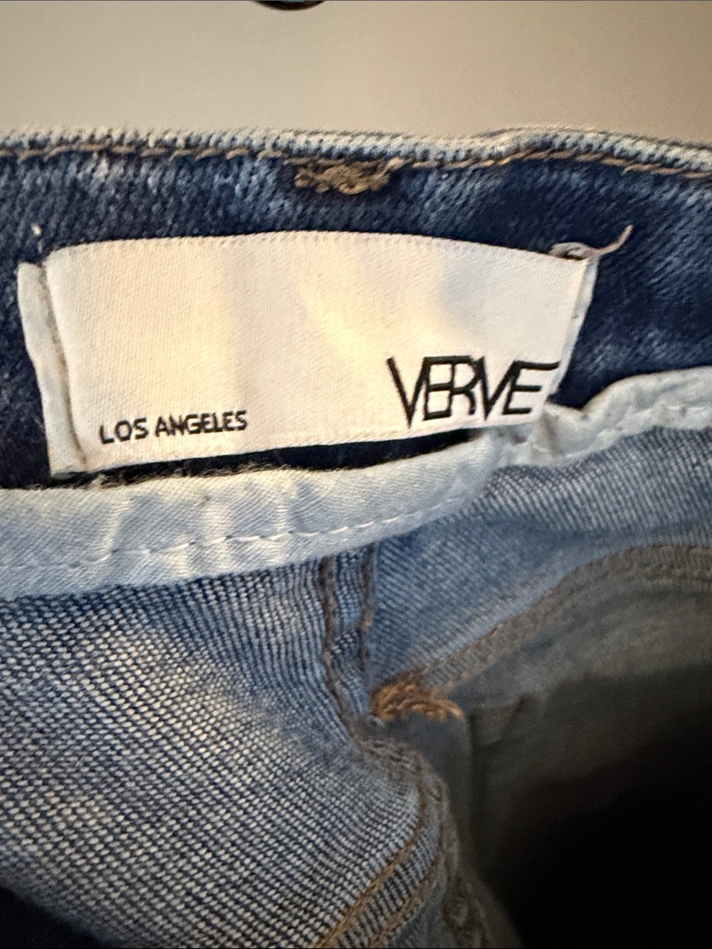 VERVET Los Angeles Size 29 Distressed Flare Jeans Medium Wash 33” Inseam - Picture 4 of 7